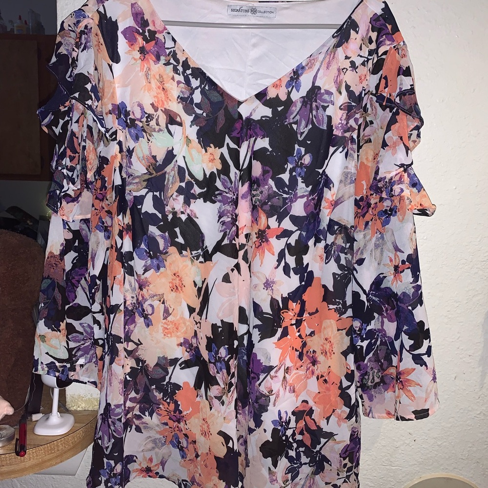Floral Ruffle V-Neck Blouse